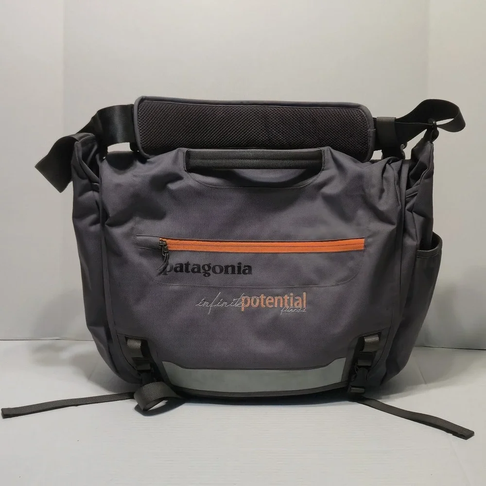 Patagonia Half Mass Messenger Bag Gray Orange Laptop Commuter Shoulder Bag 20L